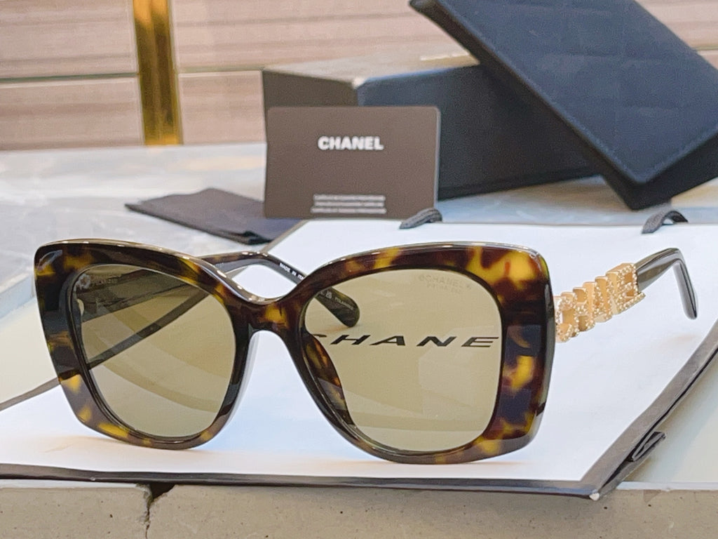 Chanel CH5422B Rectangular Black Lens Sunglasses for Men & Women - detail image 2
