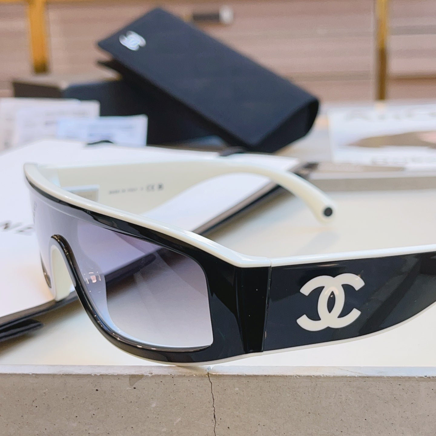 Chanel CH6057 Fashion Gray Lens Sunglasses for Men & Women - detail image 4