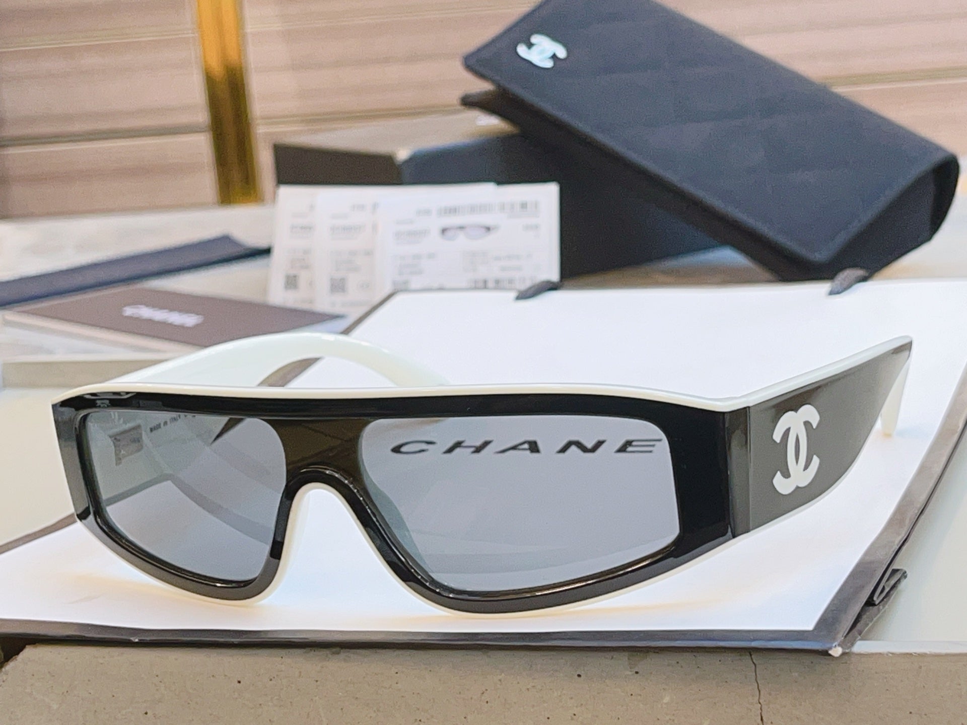 Chanel CH6057 Fashion Black Lens Sunglasses for Men & Women - 382342 - detail image 2