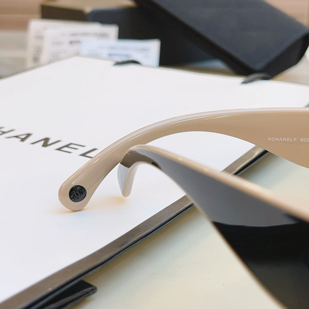Chanel CH6057 Fashion Black Lens Sunglasses for Men & Women - detail image 7
