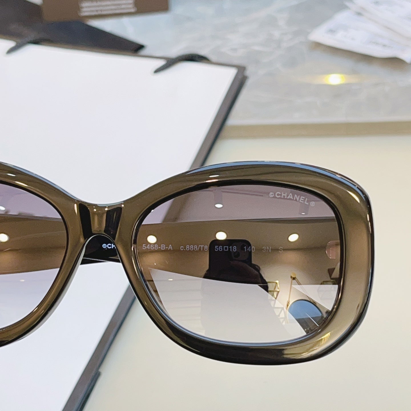 Chanel CH5468-B-A Fashion Black Lens Sunglasses for Men & Women - 371814 - detail image 8