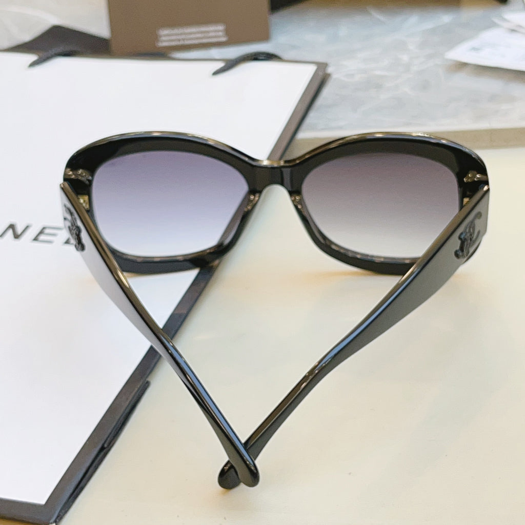 Chanel CH5468-B-A Fashion Black Lens Sunglasses for Men & Women - 371814 - detail image 6