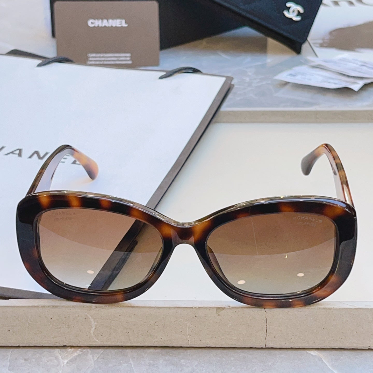 Chanel CH5468-B-A Fashion Brown Lens Sunglasses for Men & Women - 371812 - detail image 8