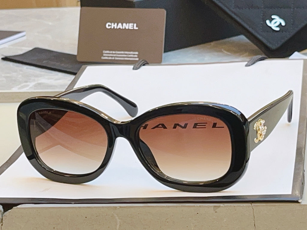 Chanel CH5468-B-A Fashion Black Lens Sunglasses for Men & Women - 371813 - detail image 2
