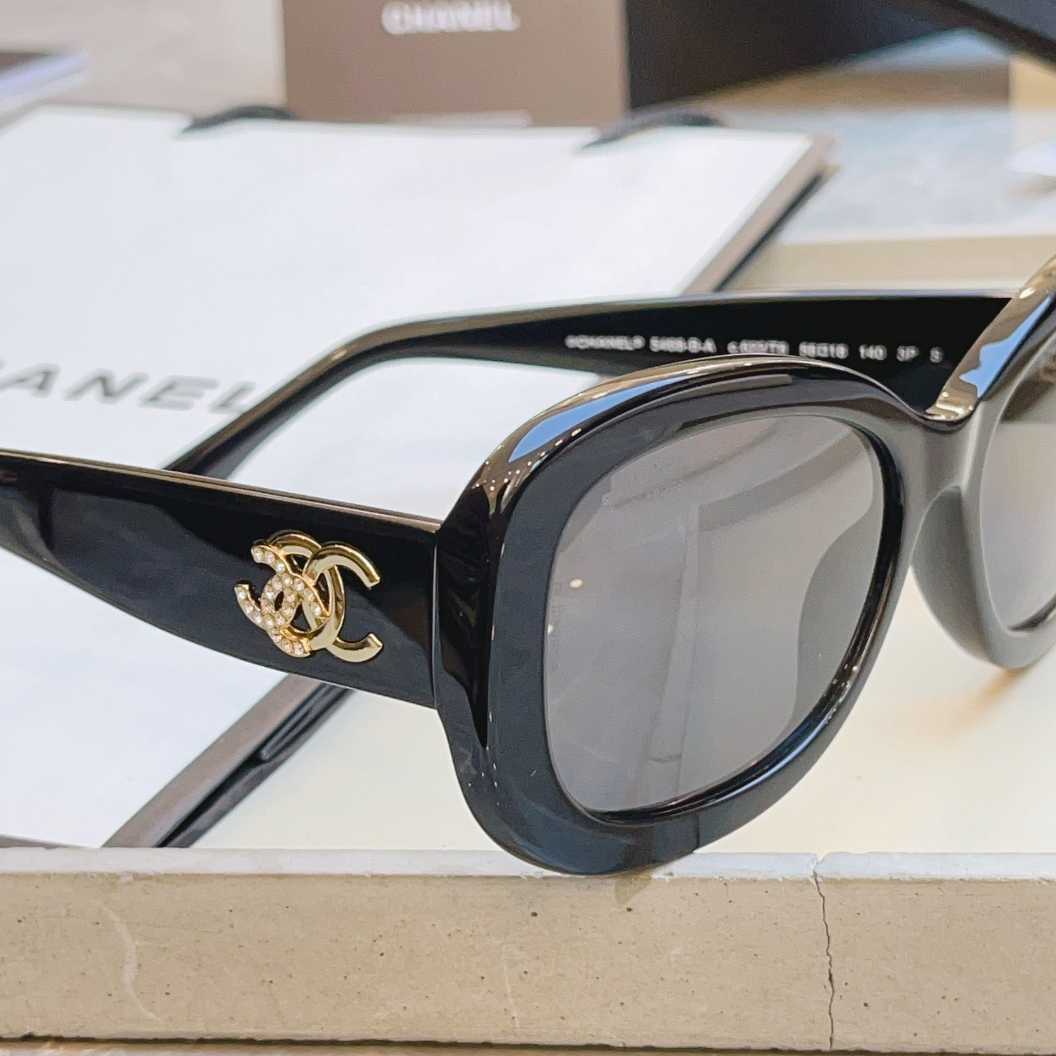 Chanel CH5468-B-A Fashion Black Lens Sunglasses for Men & Women - 371815 - detail image 7