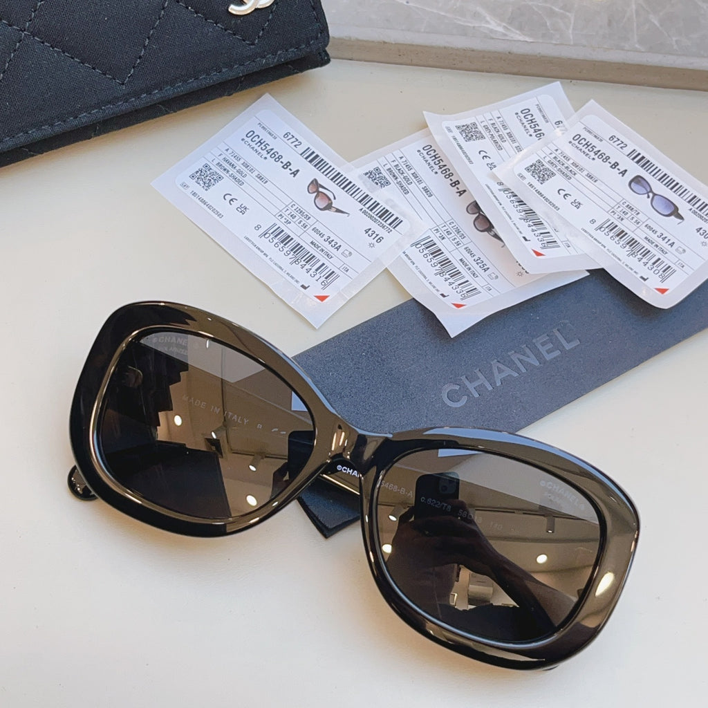 Chanel CH5468-B-A Fashion Black Lens Sunglasses for Men & Women - 371815 - detail image 3