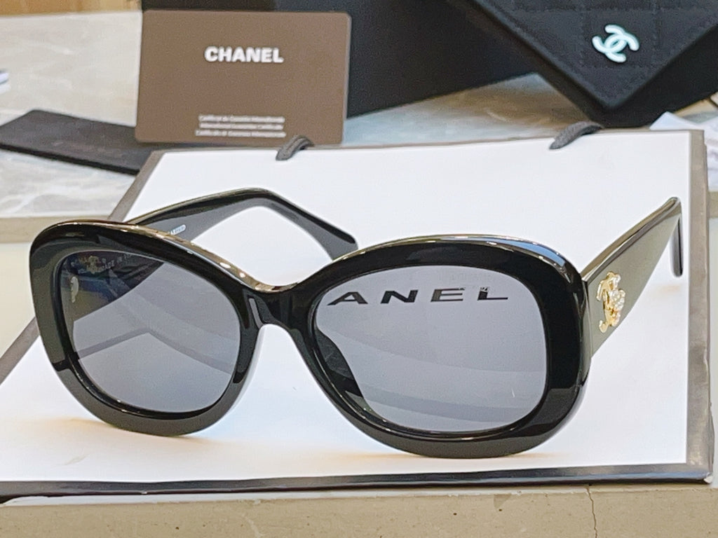 Chanel CH5468-B-A Fashion Black Lens Sunglasses for Men & Women - 371815 - detail image 2