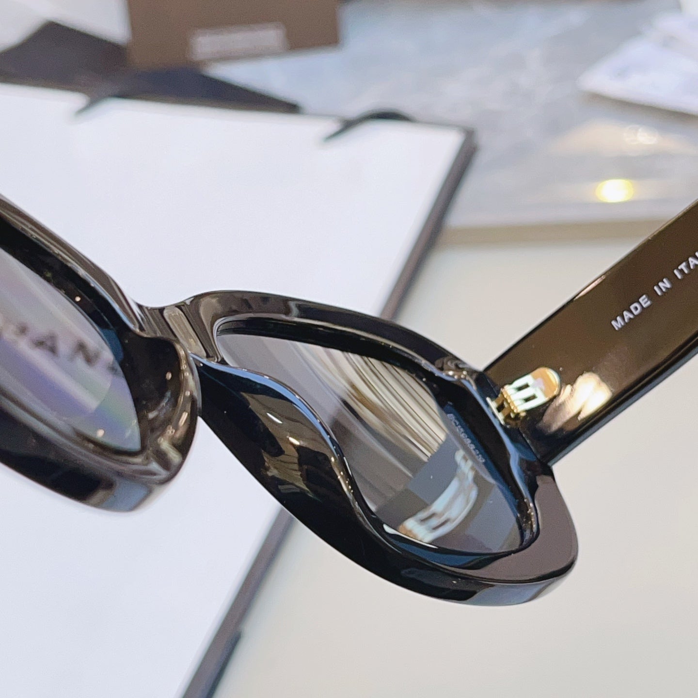 Chanel CH5468-B-A Fashion Black Lens Sunglasses for Men & Women - 371815 - detail image 5