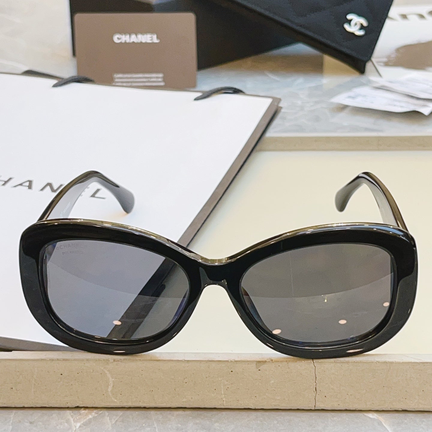 Chanel CH5468-B-A Fashion Black Lens Sunglasses for Men & Women - 371815 - detail image 8