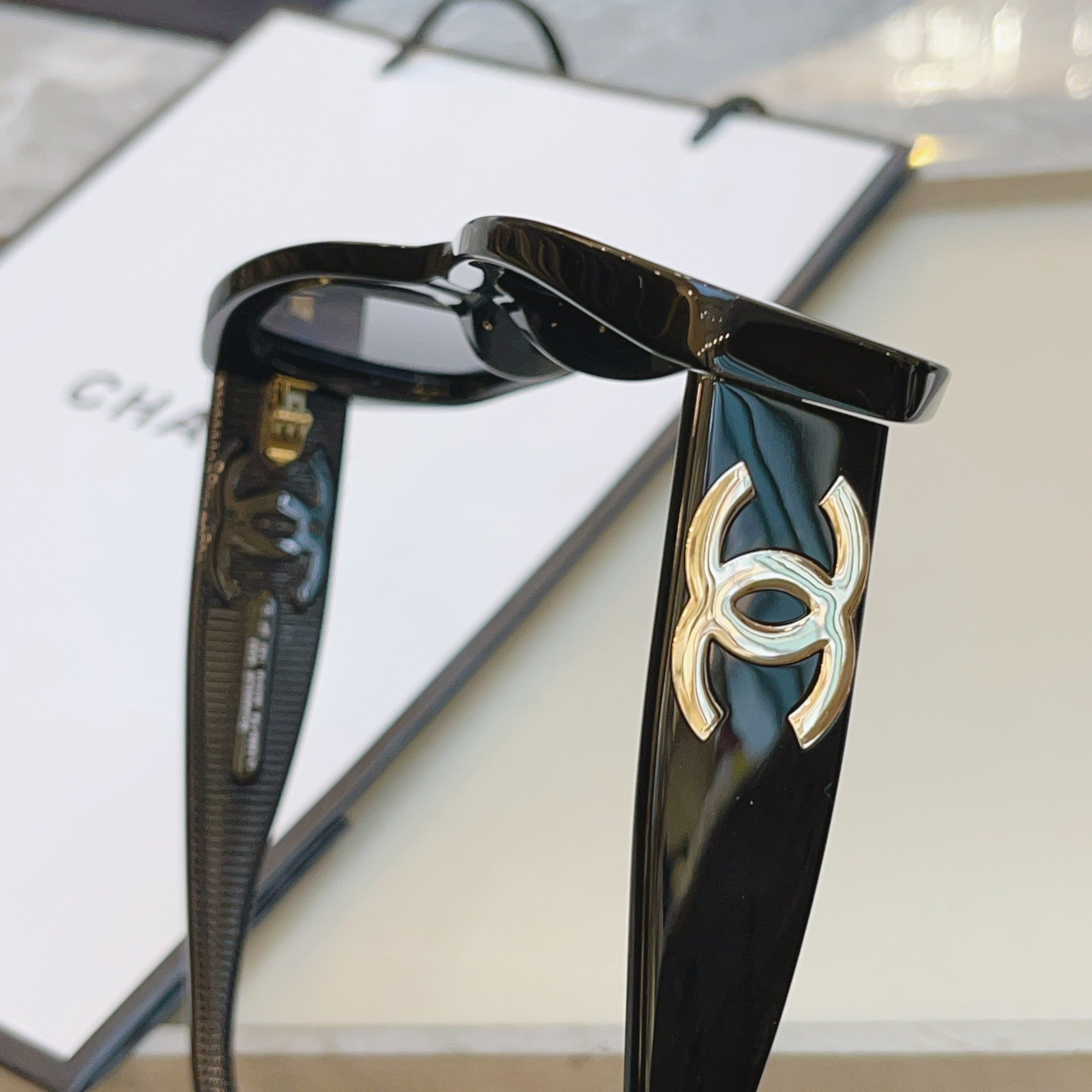 Chanel CH5493 Fashion Black Lens Sunglasses for Men & Women - detail image 5