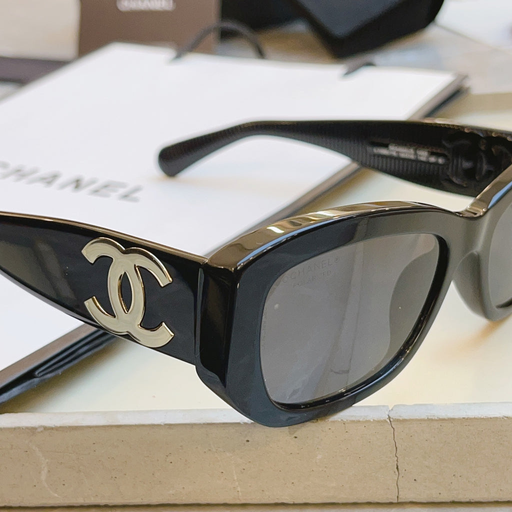Chanel CH5493 Fashion Black Lens Sunglasses for Men & Women - detail image 4