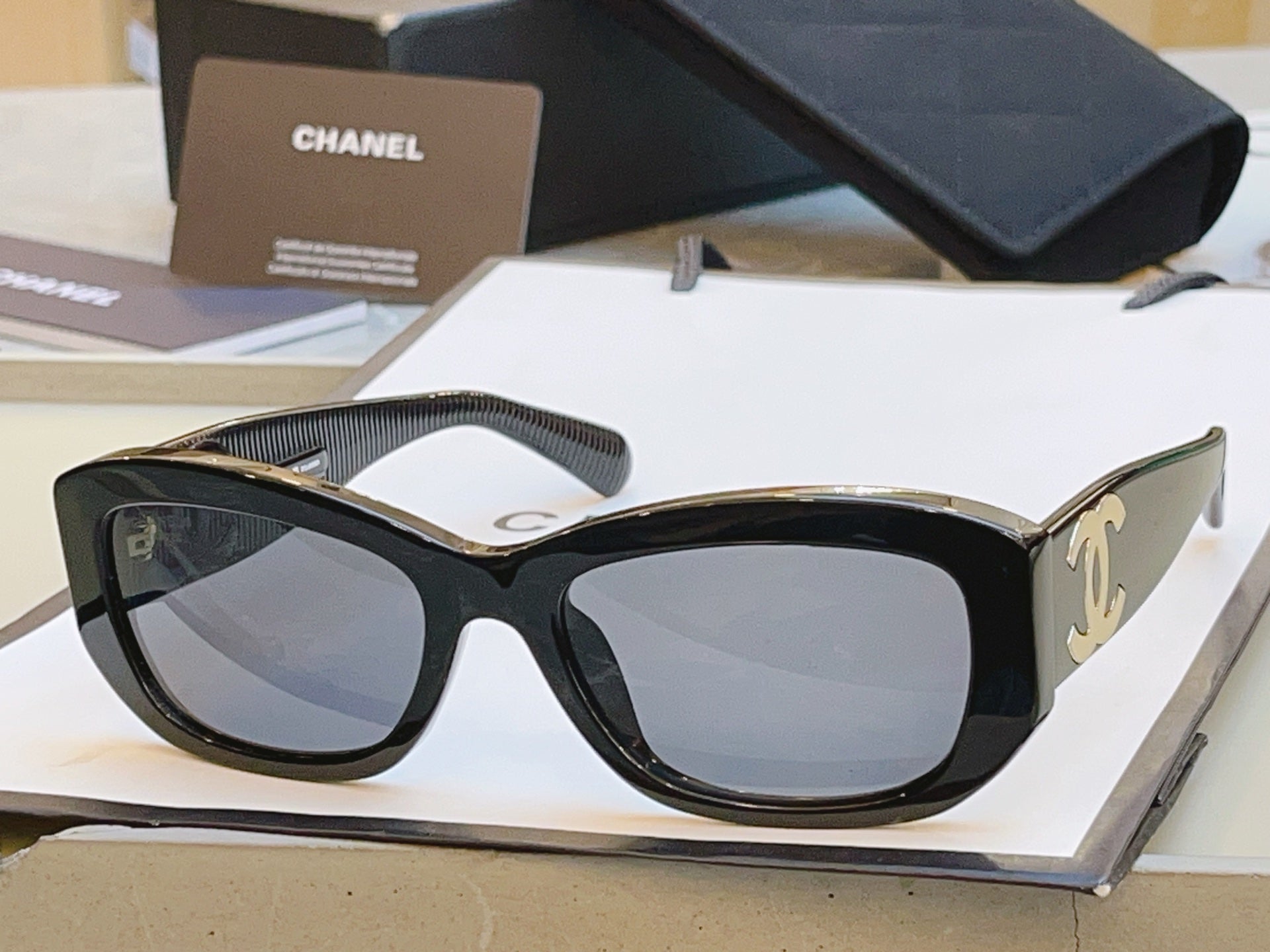 Chanel CH5493 Fashion Black Lens Sunglasses for Men & Women - detail image 2