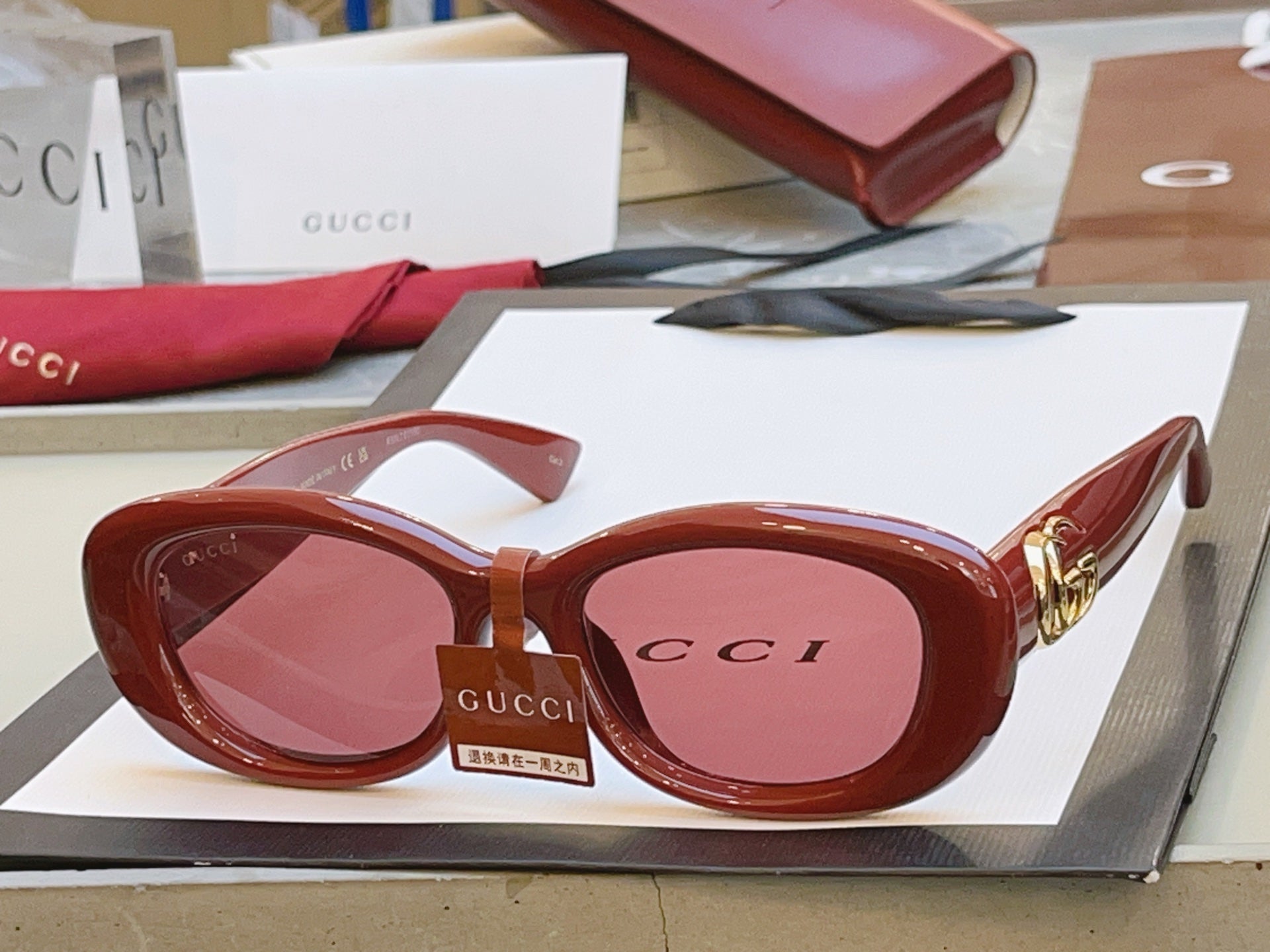 Gucci GG1829SK Fashion Red Lens Sunglasses for Men & Women - 398283 - detail image 2