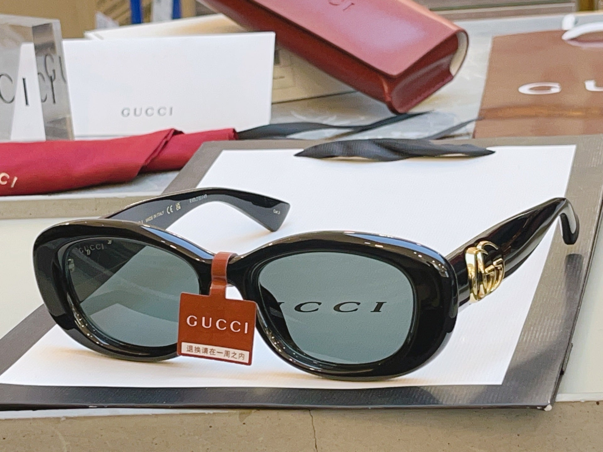 Gucci GG1829SK Fashion Black Lens Sunglasses for Men & Women - 398282 - detail image 2