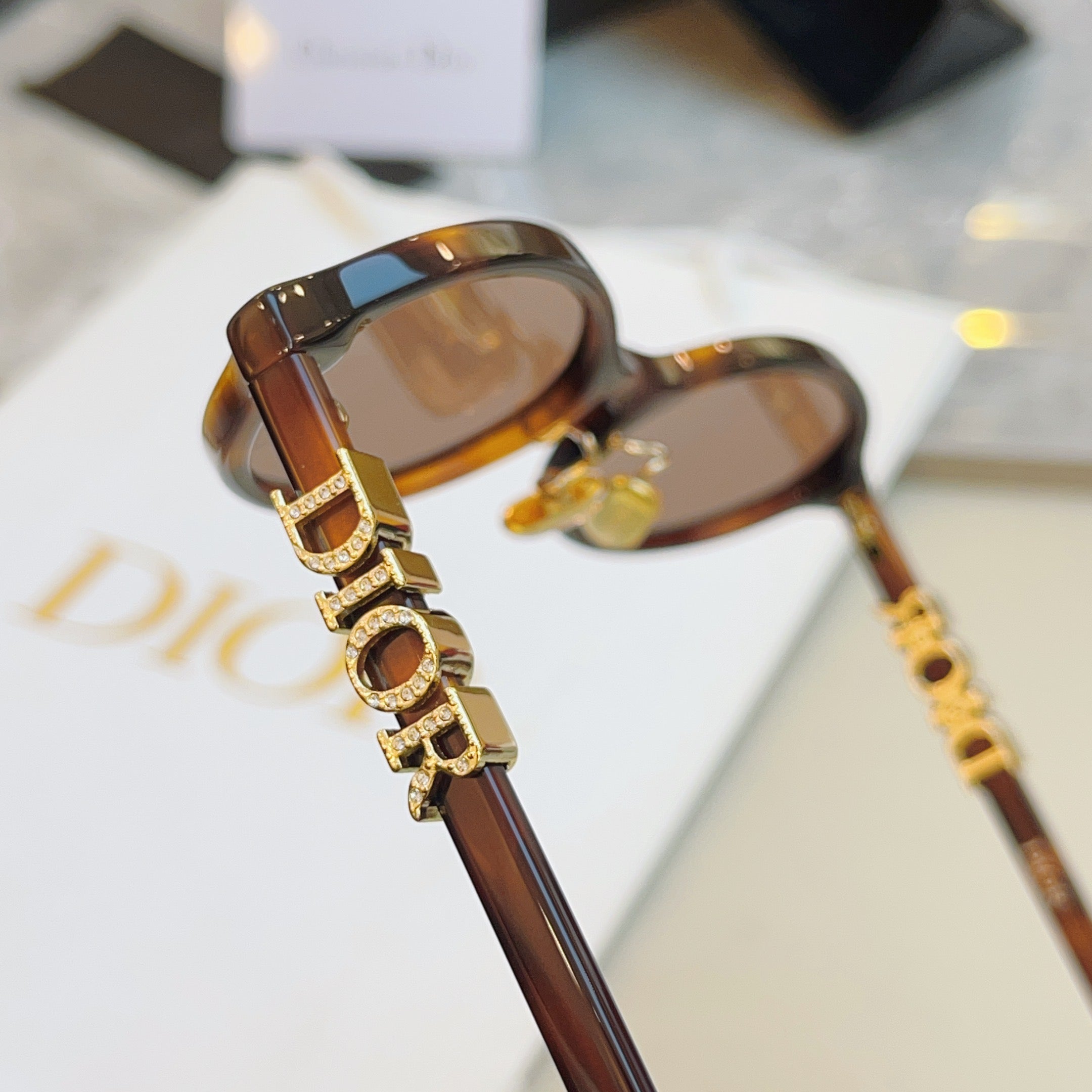 Dior DIORTREASURE Fashion Gray Lens Sunglasses for Men & Women - detail image 8