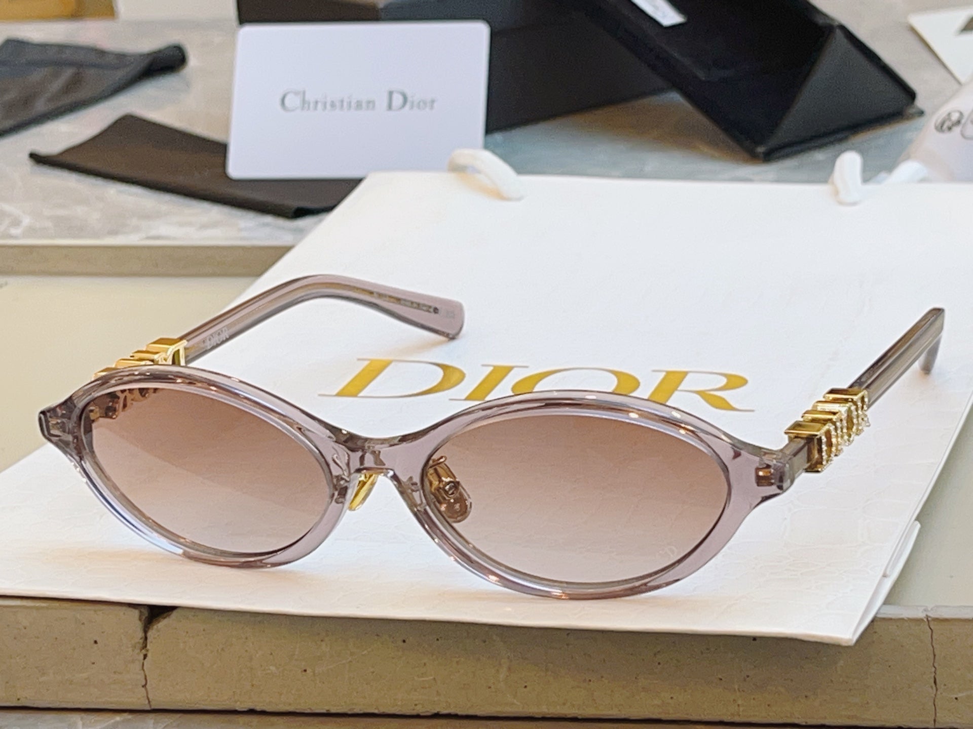 Dior DIORTREASURE Fashion Gray Lens Sunglasses for Men & Women - detail image 2