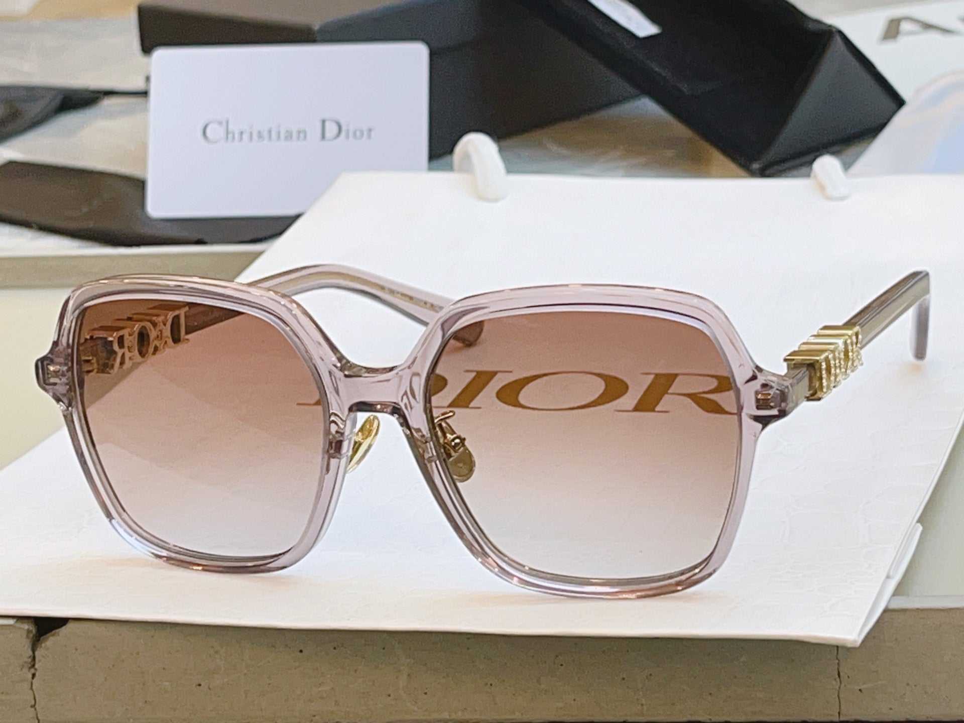 Dior DIORTREASURE Fashion Gold Lens Sunglasses for Men & Women - 358246