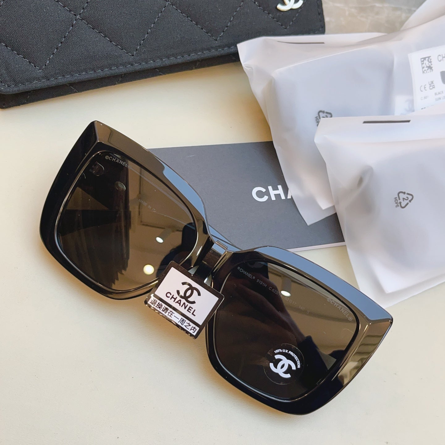 Chanel 9191H Fashion Black Lens Sunglasses for Men & Women - detail image 3