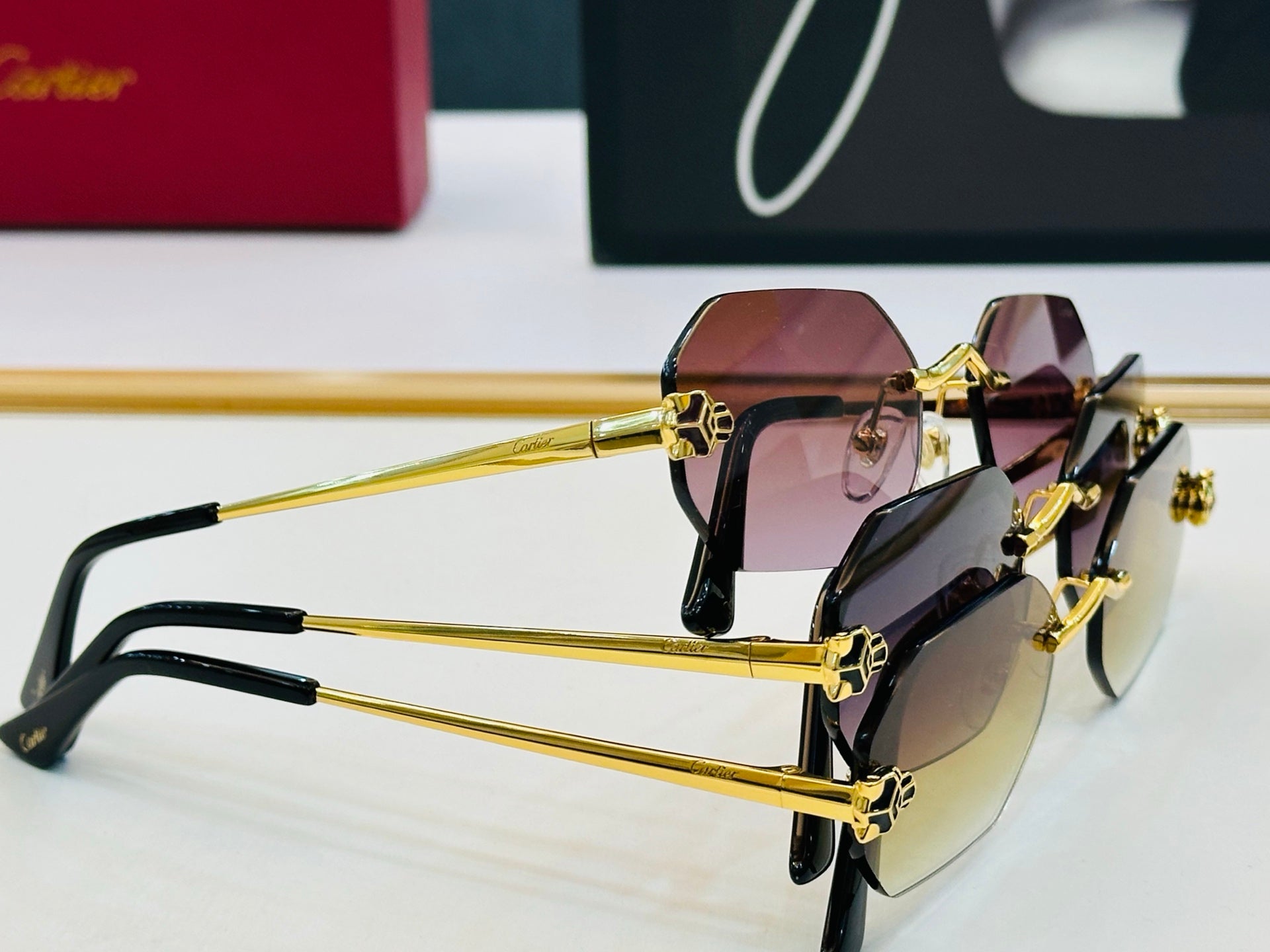 Cartier CT0599O Fashion Gray Lens Sunglasses for Men & Women - detail image 8