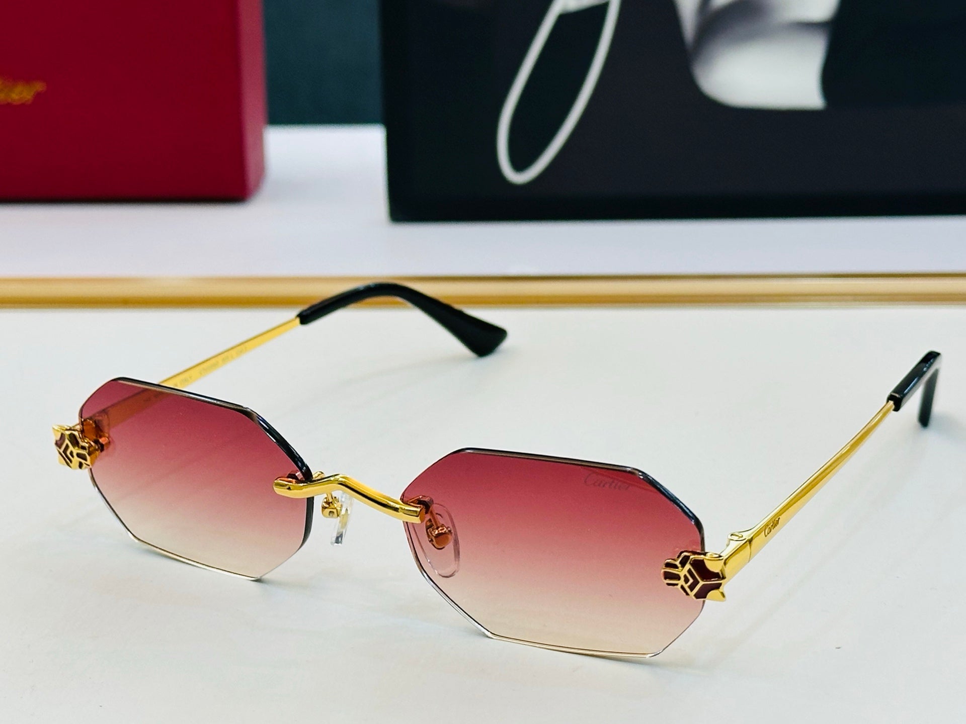 Cartier CT0599O Fashion Gray Lens Sunglasses for Men & Women - detail image 2