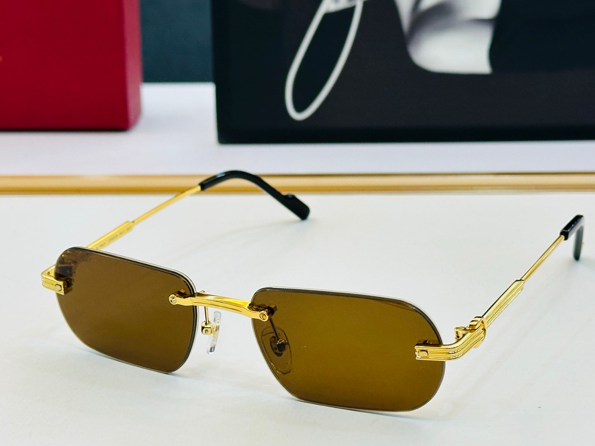 Cartier CT0577S Fashion Gold Lens Sunglasses for Men & Women - detail image 4