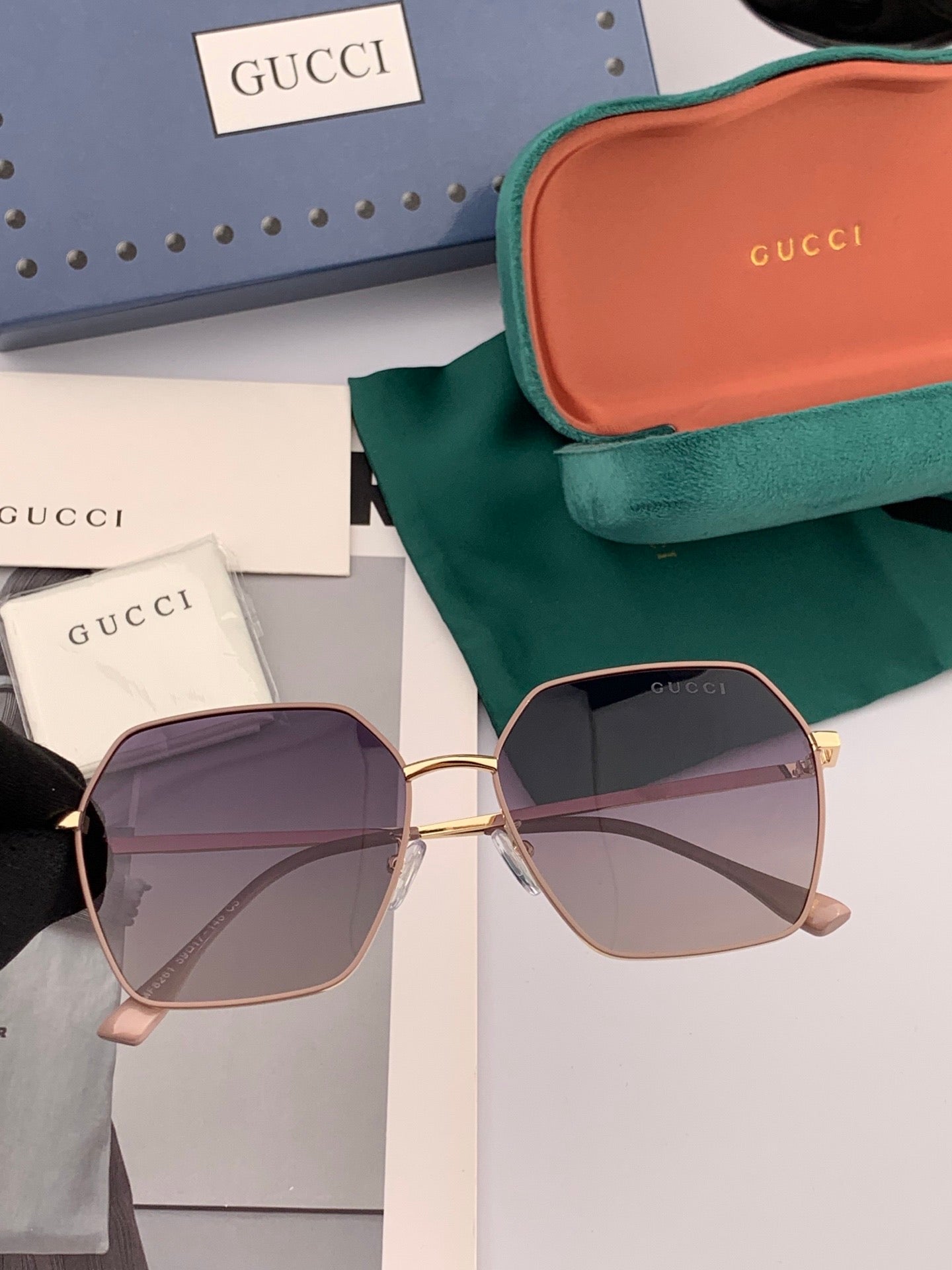 Gucci G1826 Polarized Oversized Gold Lens Sunglasses for Men & Women - 866956 - detail image 3