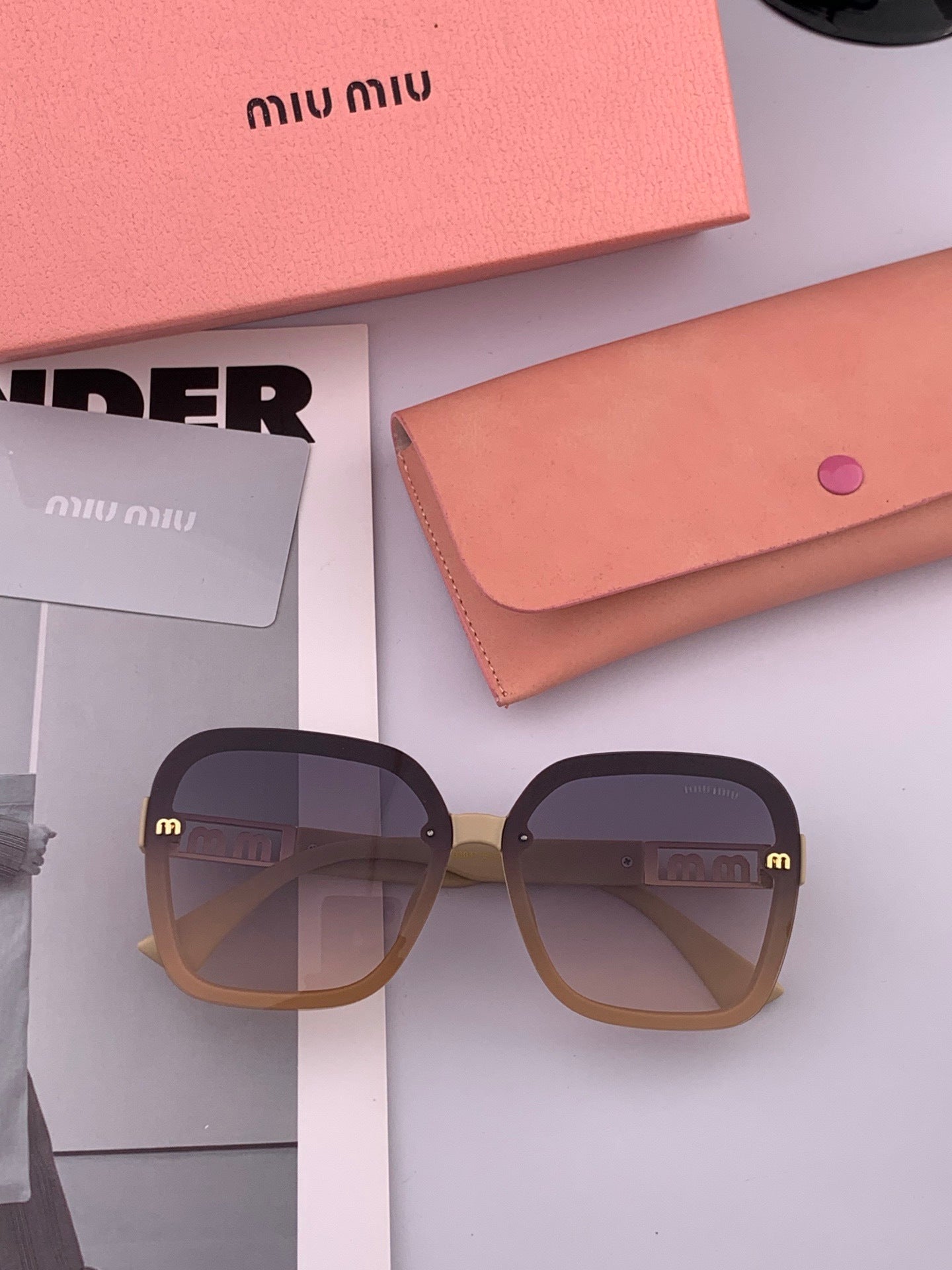 Miu Miu M4304 Fashion Gold Lens Sunglasses for Men & Women - 867227 - detail image 3