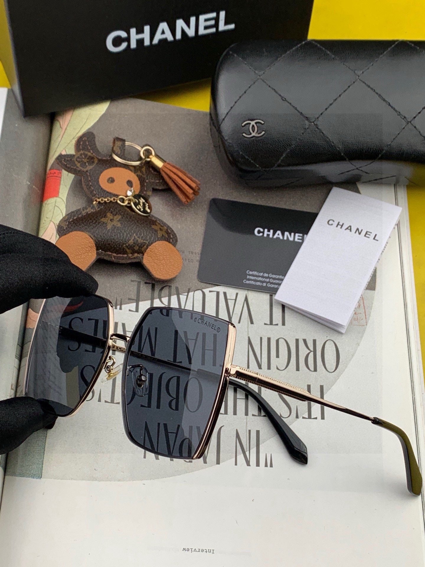 Gucci G0421 Metal Fashion Purple Lens Sunglasses for Men & Women - detail image 5