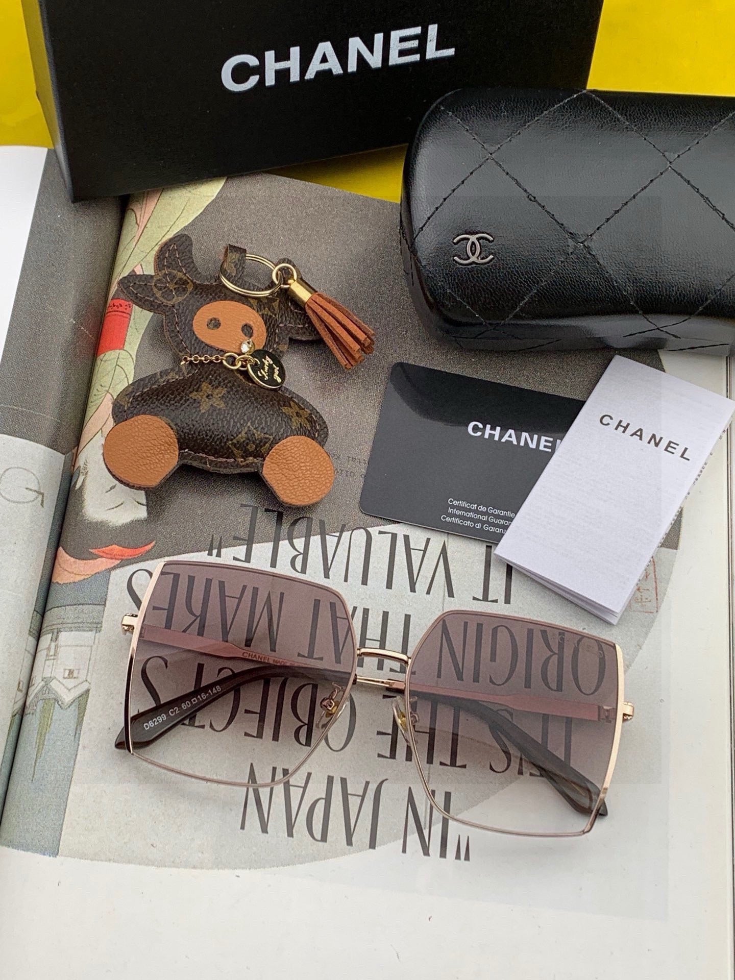 Gucci G0421 Metal Fashion Purple Lens Sunglasses for Men & Women - detail image 3