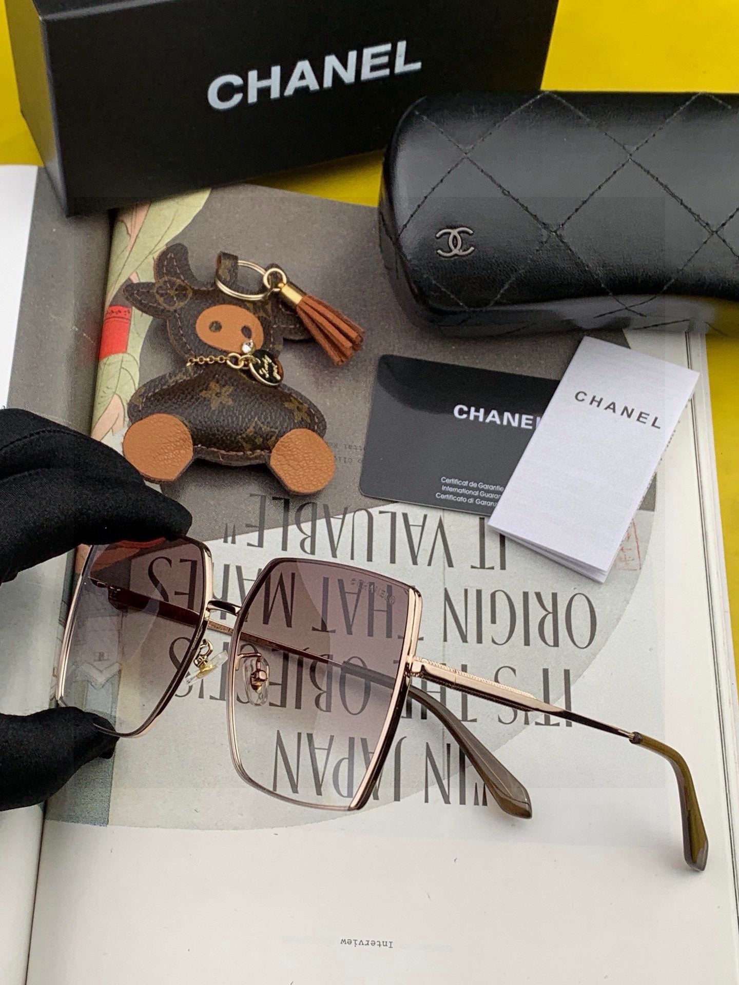 Gucci G0421 Metal Fashion Purple Lens Sunglasses for Men & Women - detail image 6