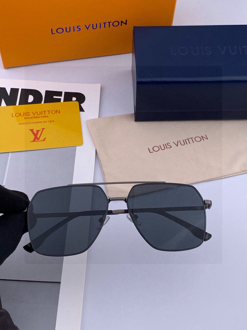 Louis Vuitton L58900 Fashion Brown Lens Sunglasses for Men & Women - 866903 - detail image 3