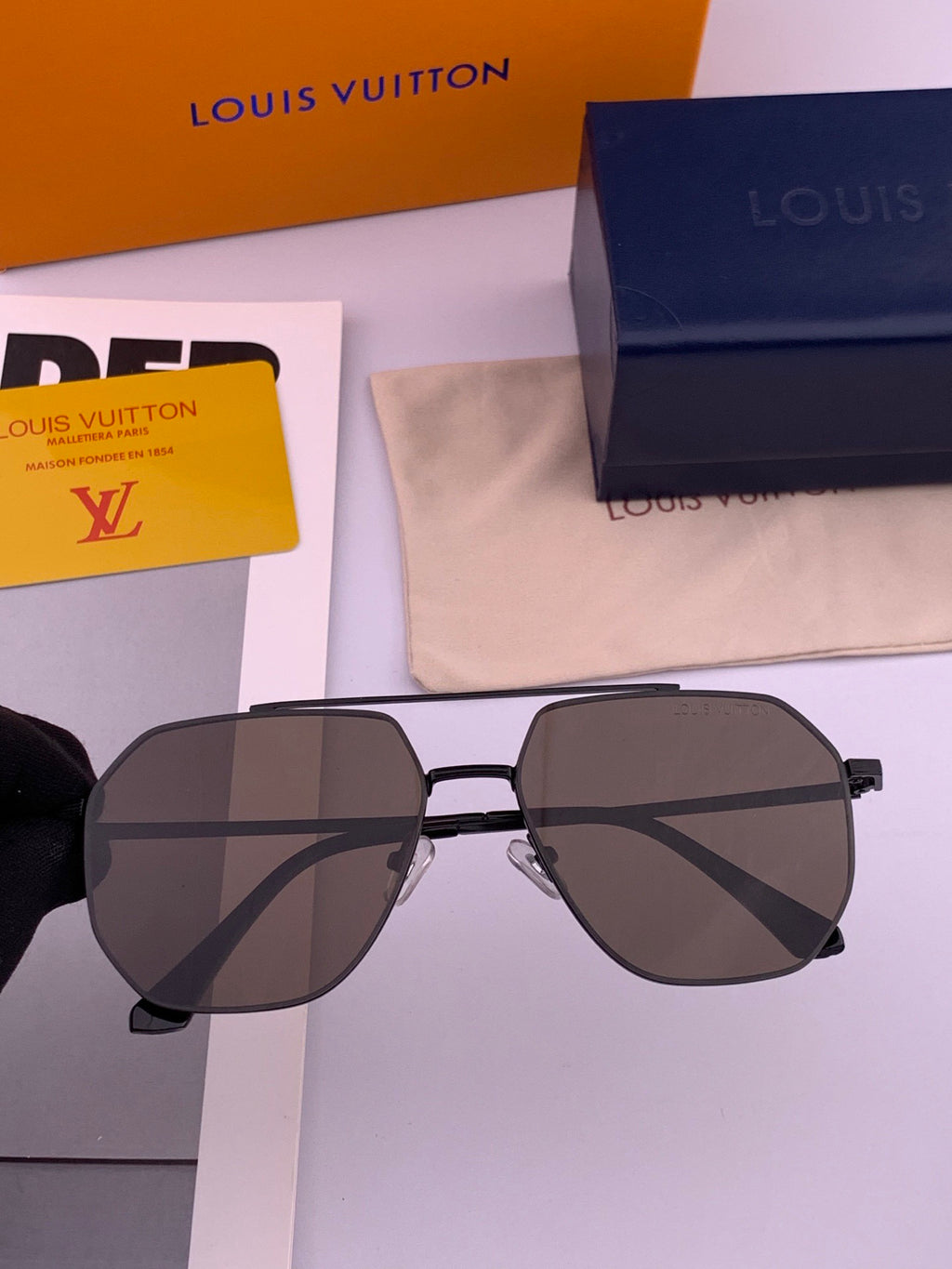 Louis Vuitton L08902 Polarized Aviator Pink Lens Sunglasses for Men - detail image 2