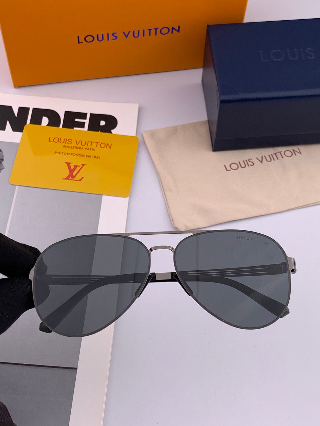 Louis Vuitton L58900 Fashion Gold Lens Sunglasses for Men & Women - detail image 3