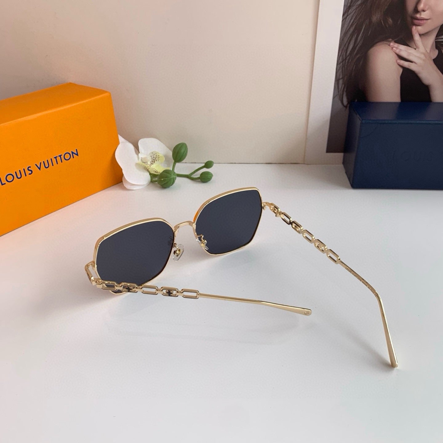 Louis Vuitton Square Silver Lens Sunglasses for Men & Women - 997352 - detail image 2