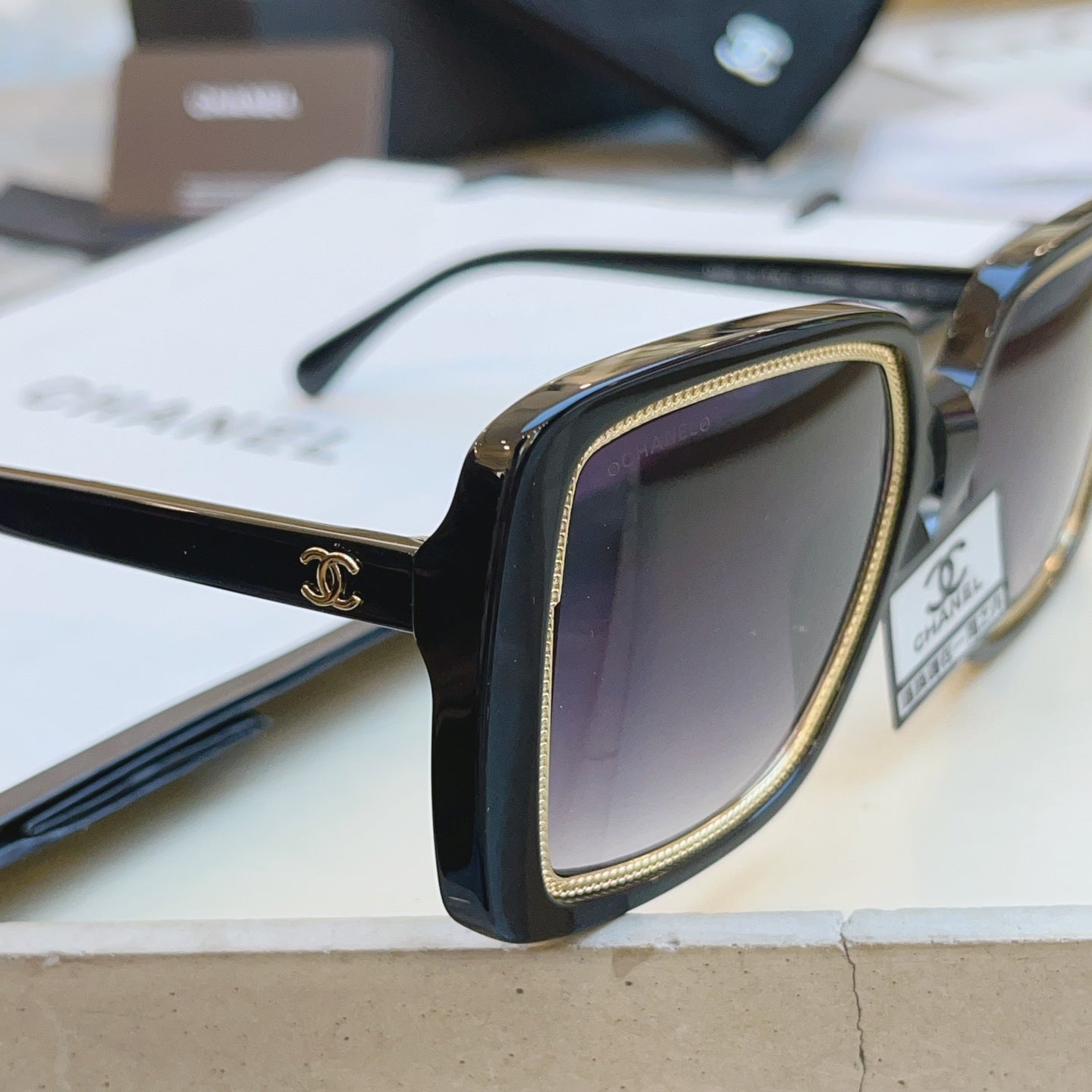 Chanel 71709A Fashion Black Lens Sunglasses for Men & Women - detail image 4