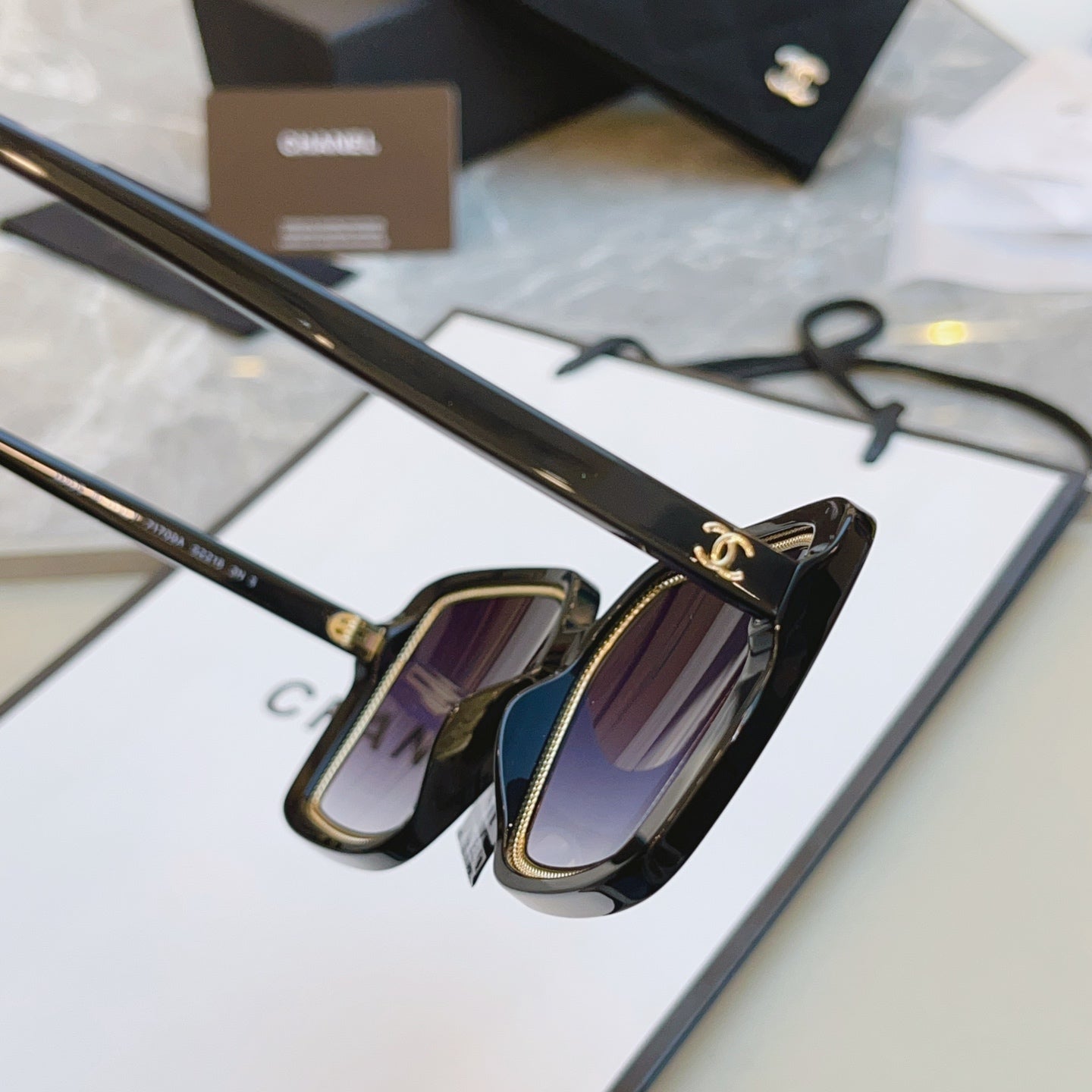 Chanel 71709A Fashion Black Lens Sunglasses for Men & Women - detail image 5