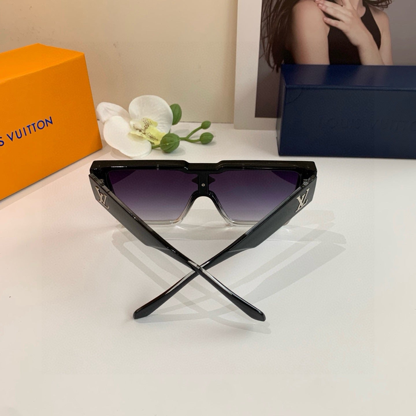 Louis Vuitton Square Black Lens Sunglasses for Men & Women - 997512 - detail image 3