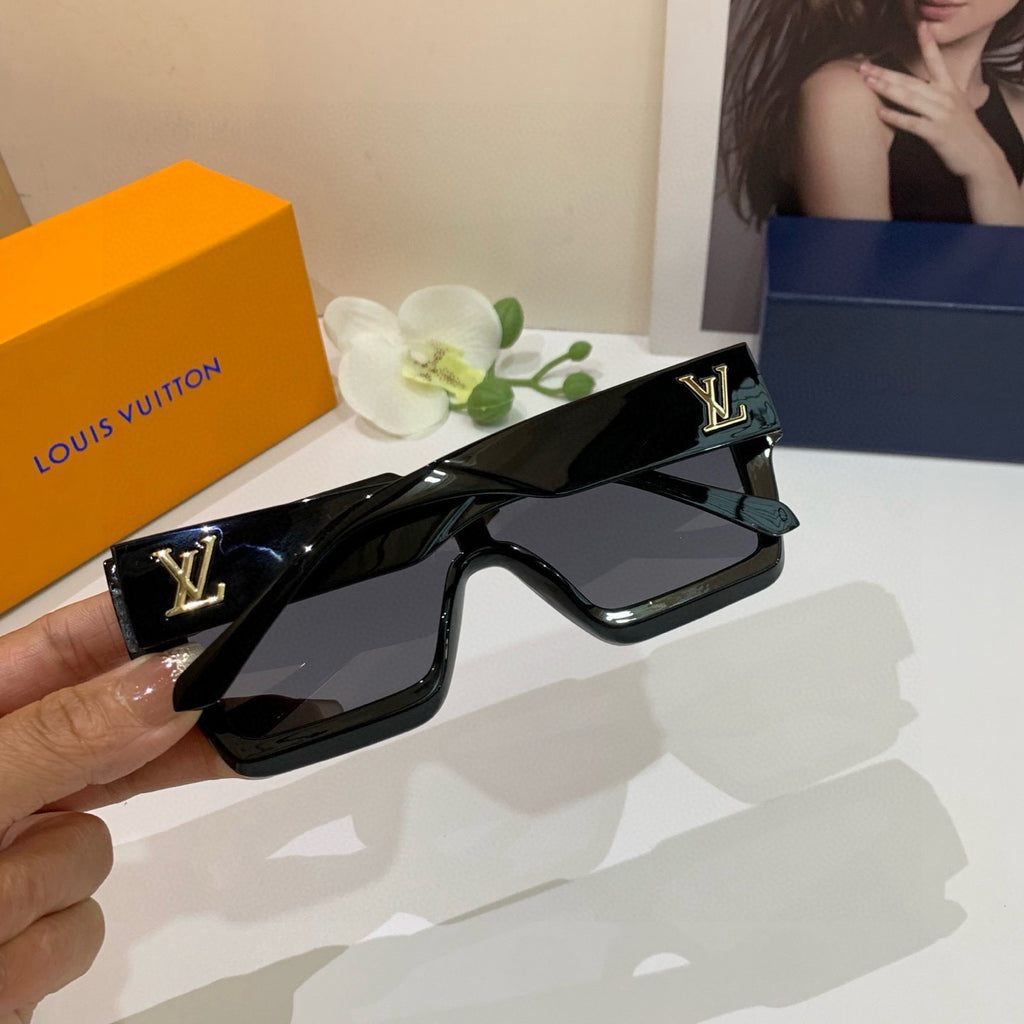 Louis Vuitton Square Black Lens Sunglasses for Men & Women - 997515 - detail image 2
