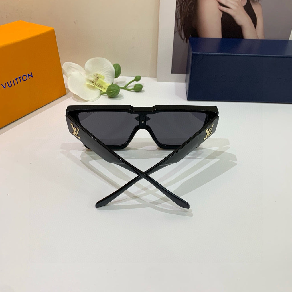 Louis Vuitton Square Black Lens Sunglasses for Men & Women - 997515 - detail image 4