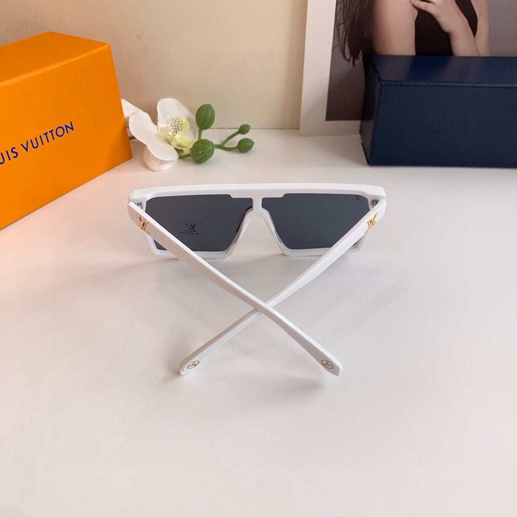 Louis Vuitton Square Black Lens Sunglasses for Men & Women - 933750 - detail image 4
