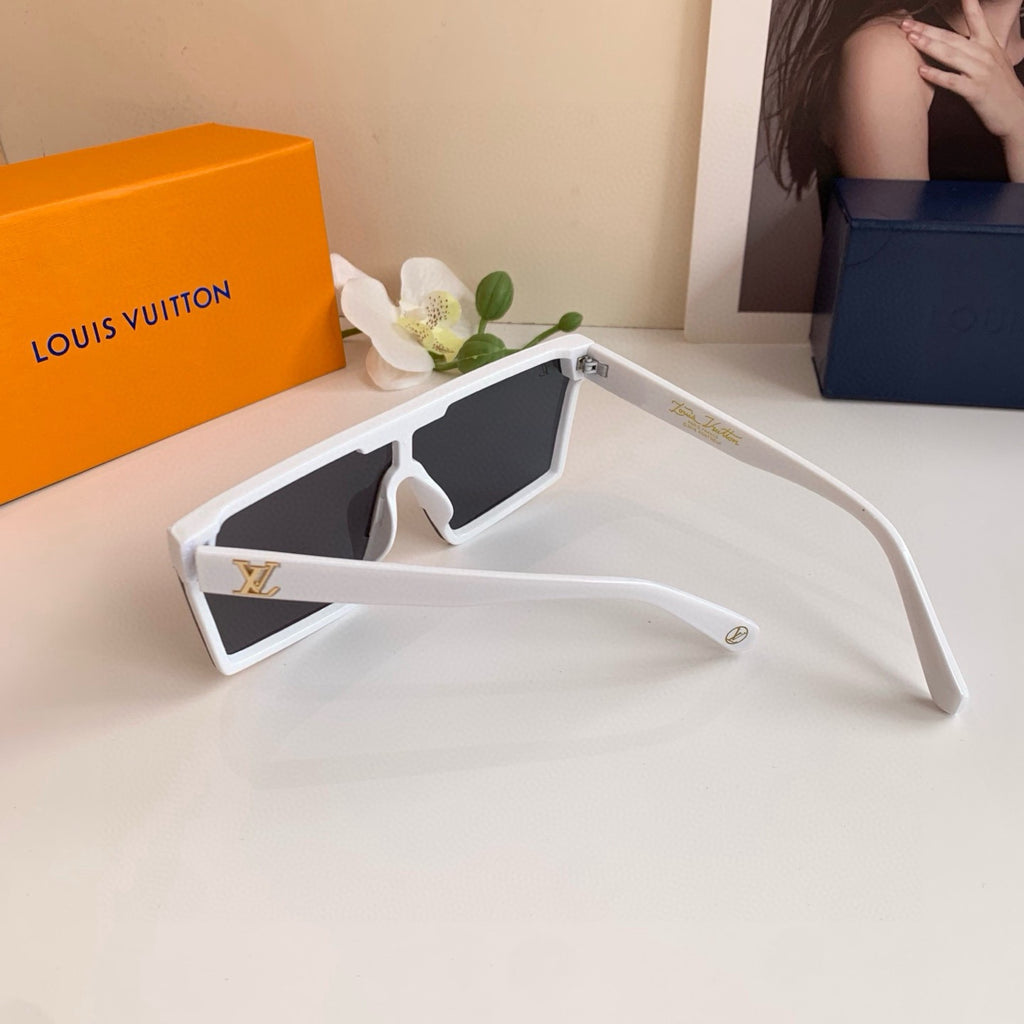 Louis Vuitton Square Black Lens Sunglasses for Men & Women - 933750 - detail image 2