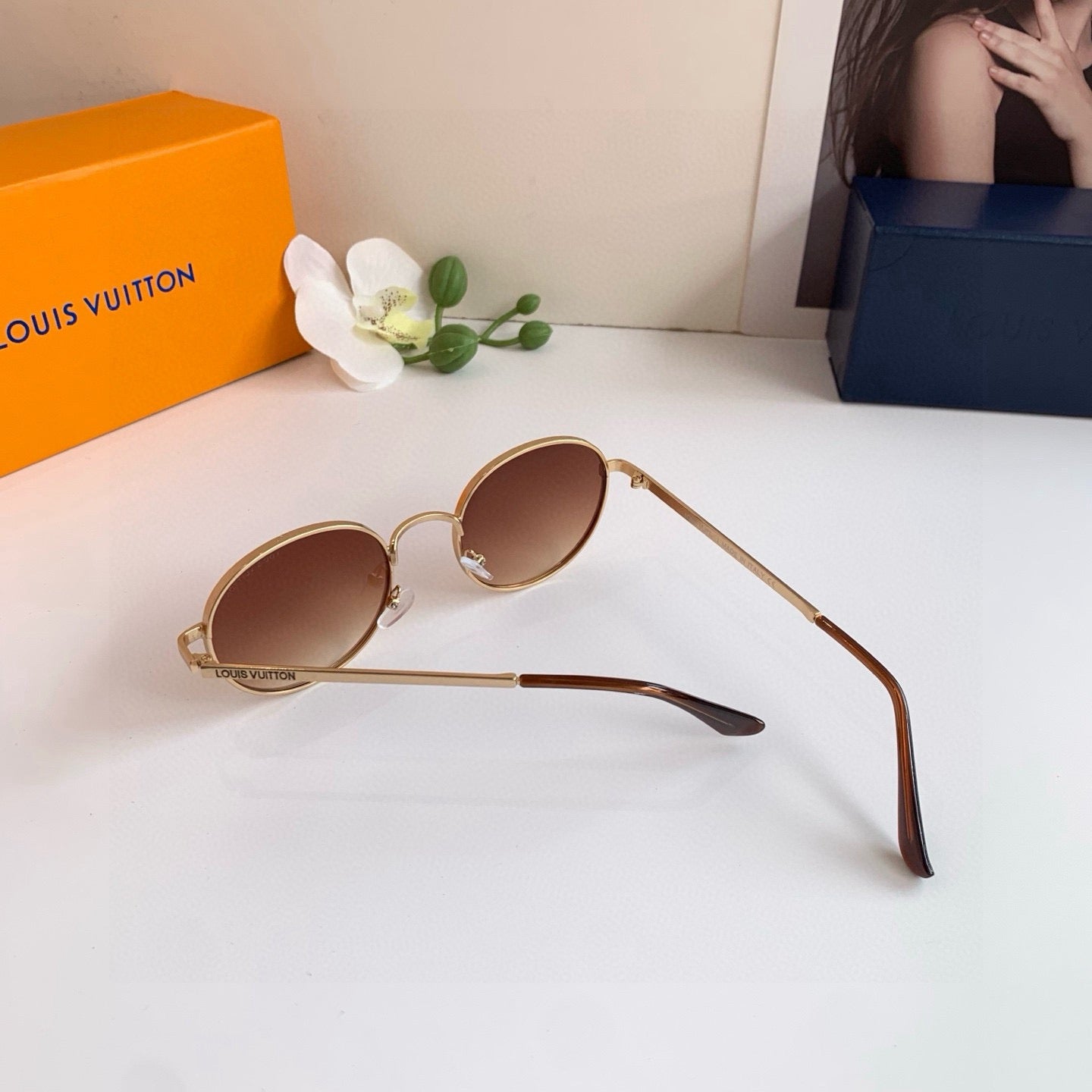 Louis Vuitton Metal Round Red Lens Sunglasses for Men & Women - detail image 2