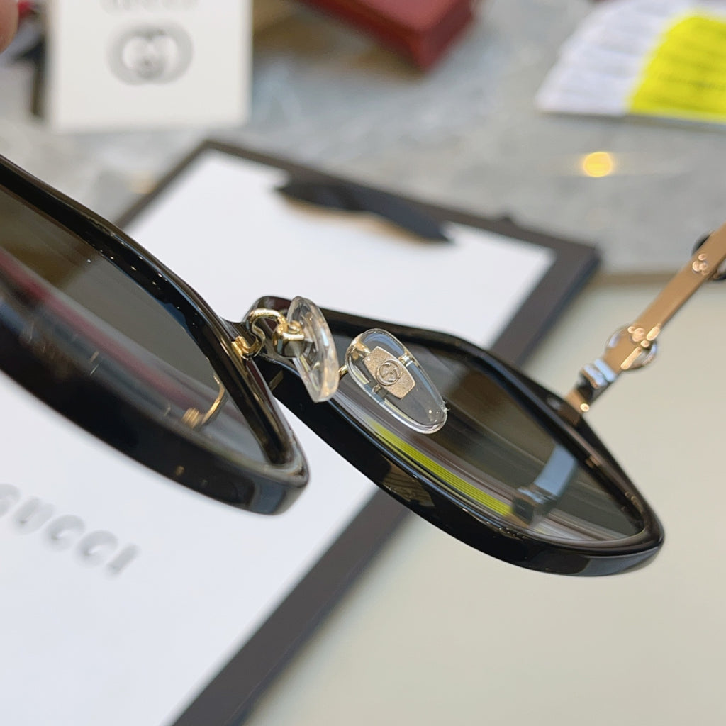 Gucci GG2055SA Fashion Gray Lens Sunglasses for Men & Women - detail image 8
