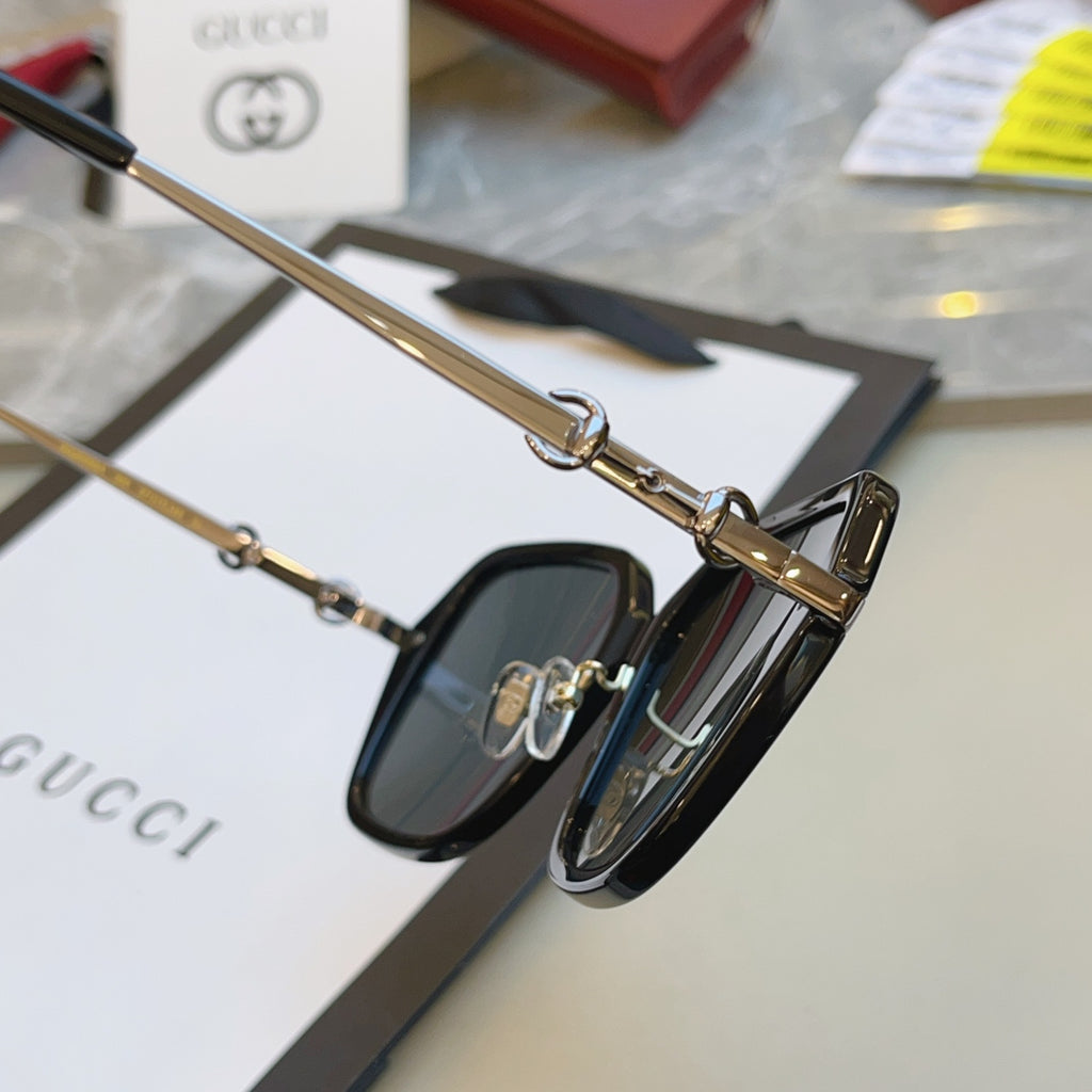Gucci GG2055SA Fashion Gray Lens Sunglasses for Men & Women - detail image 7