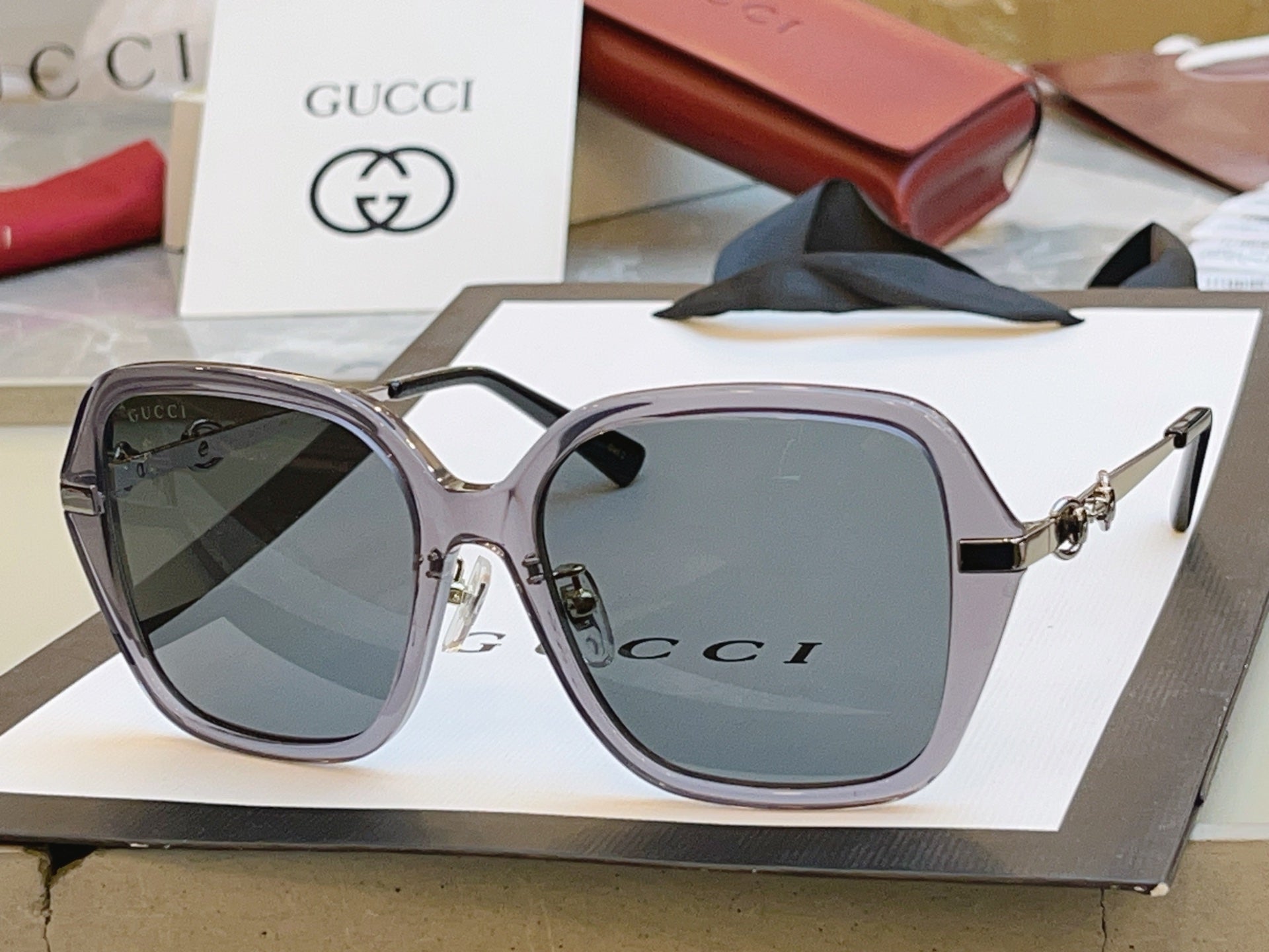 Gucci GG2055SA Fashion Gray Lens Sunglasses for Men & Women - detail image 4