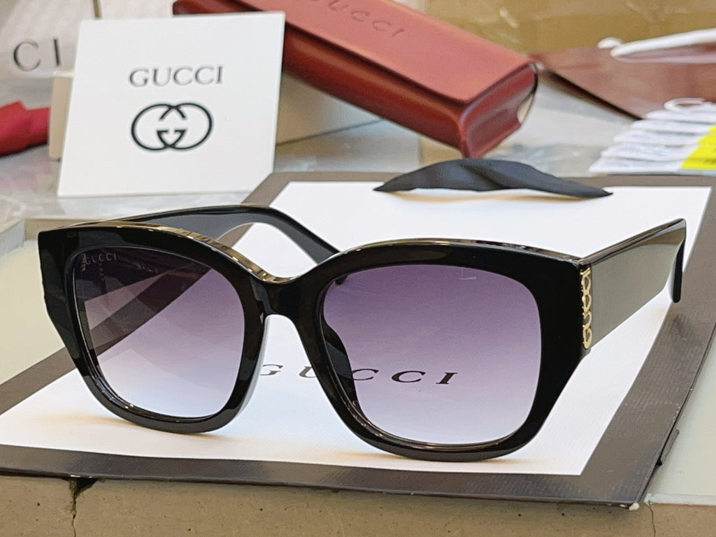 Gucci GG2043SA Fashion Gray Lens Sunglasses for Men & Women - detail image 4