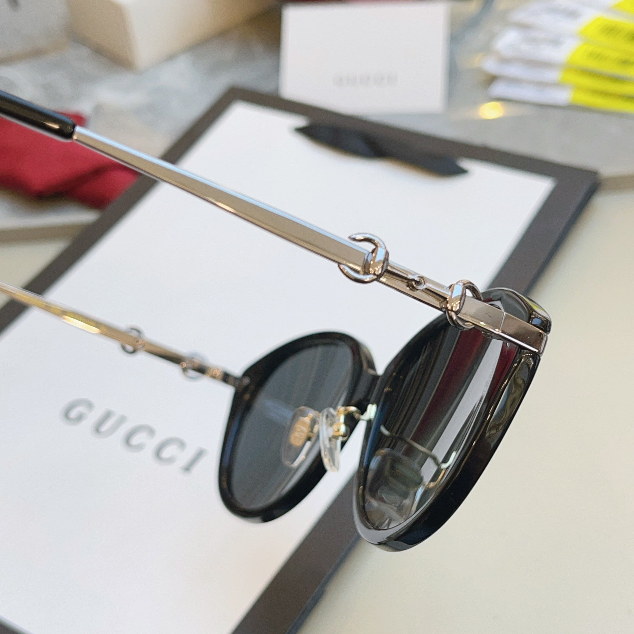 Gucci GG2056SA Fashion Black Lens Sunglasses for Men & Women - detail image 7