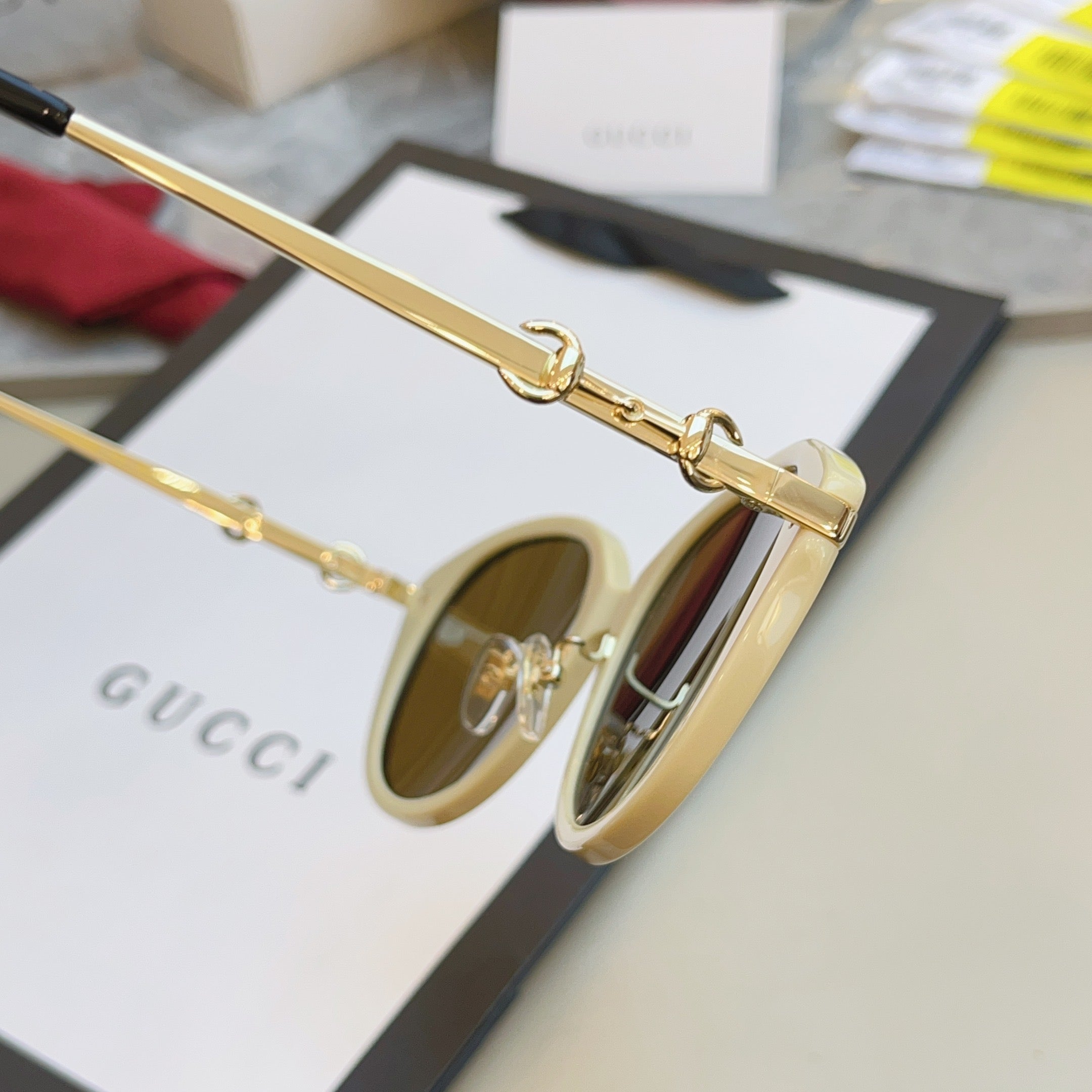 Gucci GG2056SA Fashion Black Lens Sunglasses for Men & Women - 464926 - detail image 5