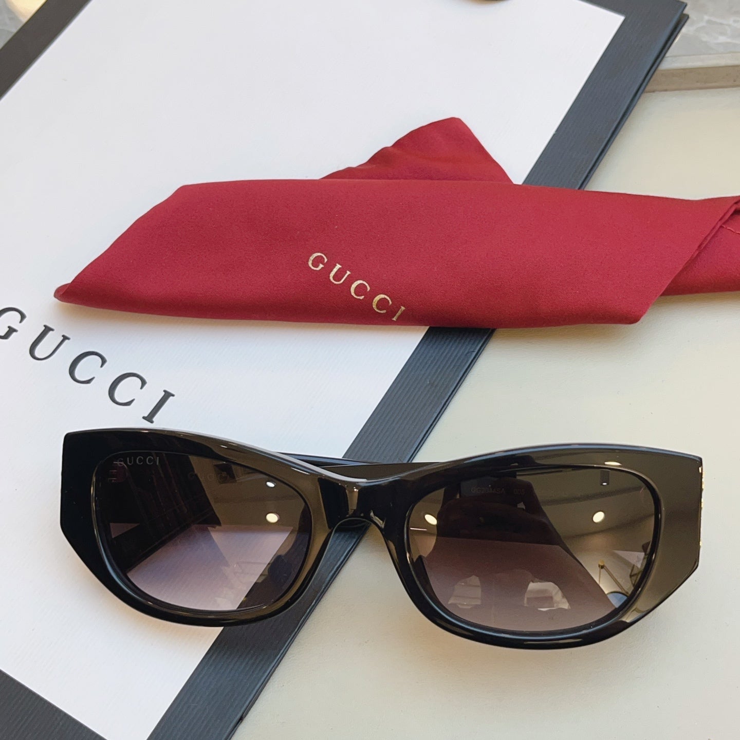 Gucci GG2044SA Fashion Red Lens Sunglasses for Men & Women - detail image 3