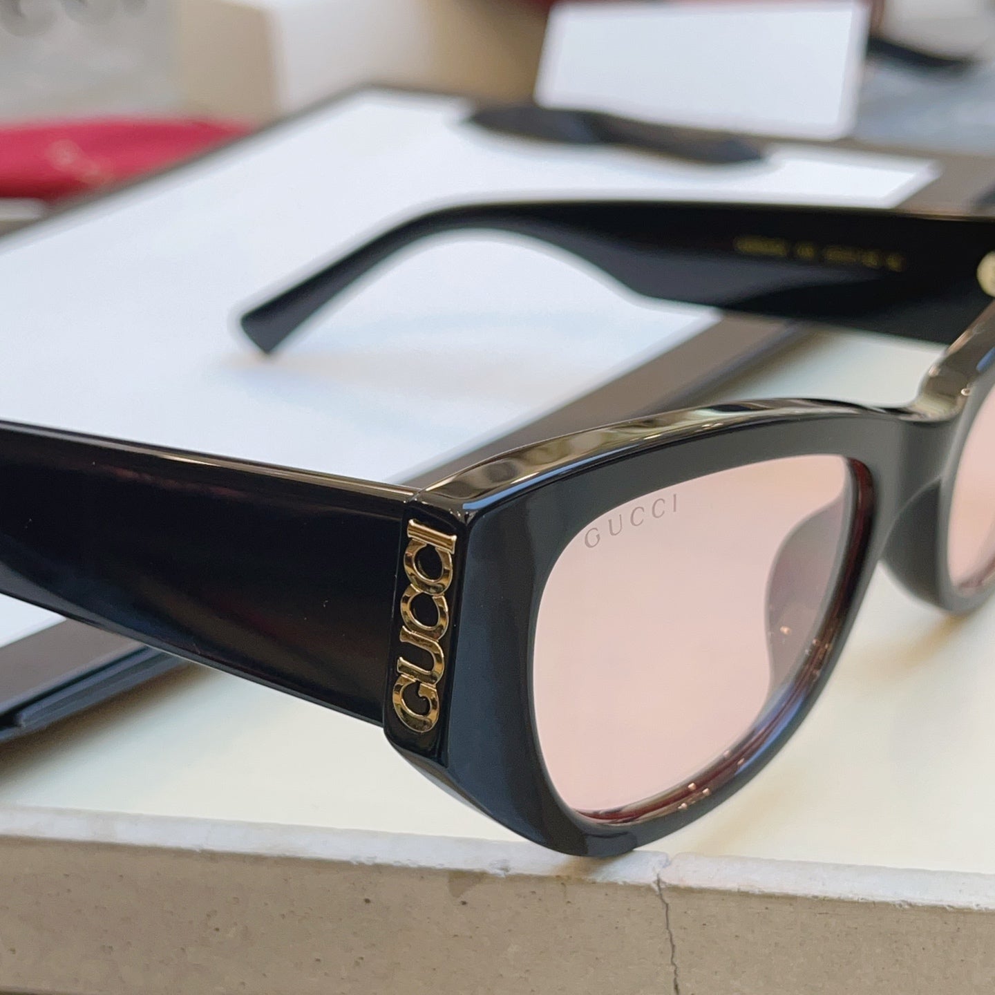 Gucci GG2044SA Fashion Black Lens Sunglasses for Men & Women - detail image 4
